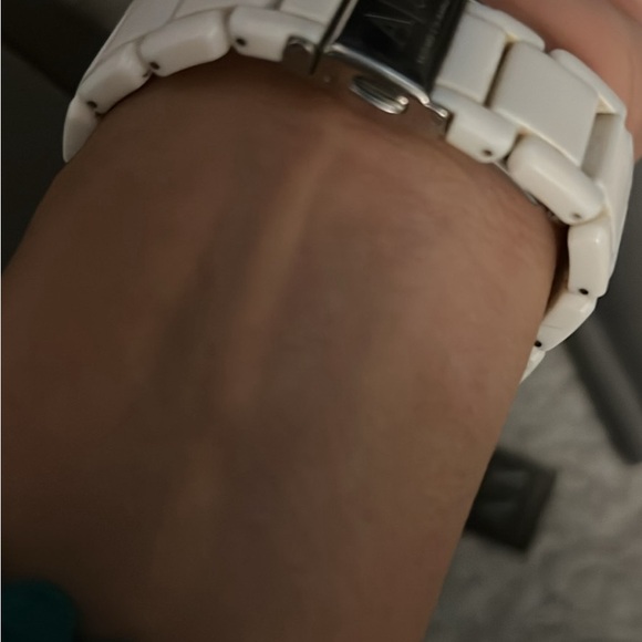 Armani Exchange Watch white and adjusted to small wrist size - Picture 5 of 6